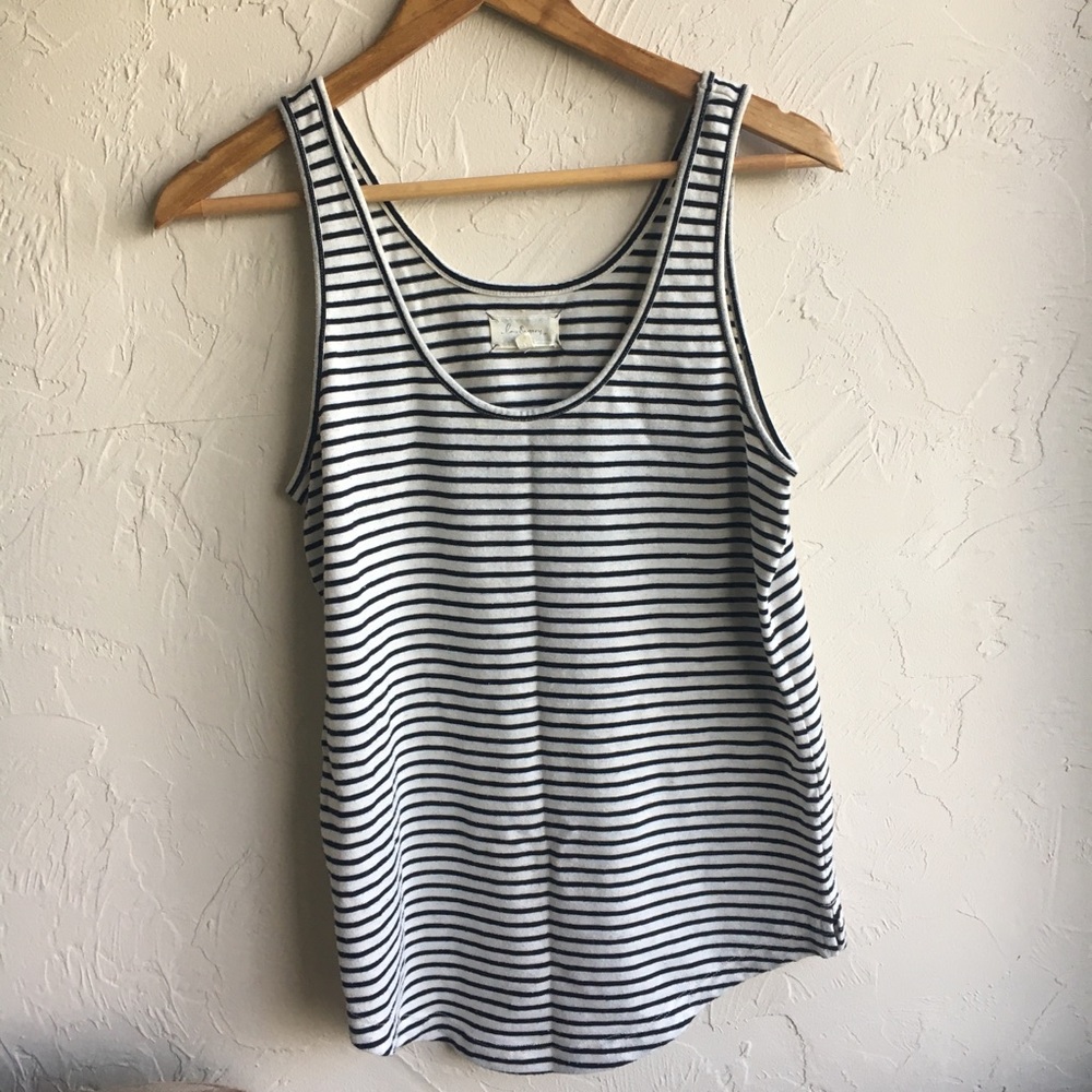 Lou & Grey curves hem tank